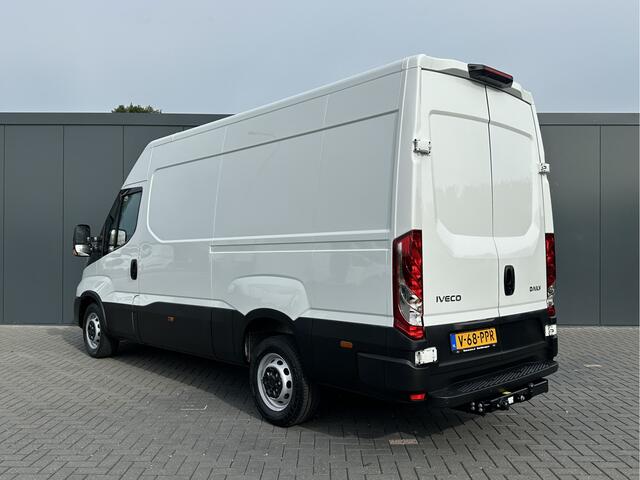 Iveco DAILY 35S14 2.3D FACELIFT / L2H2 / ** 28.436 KM ** / TREKHAAK / 3.500 KG AHG / 270 ACHTERDEUREN / ECC AIRCO / APPLE CARPLAY / 3 ZITS