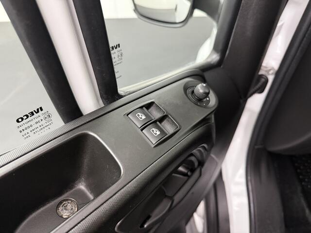 Iveco DAILY 35S14 Bakwagen+Laadklep | 1000Kg Laadvermogen | Airco | Camera | Cruise | 3-Zits | Dakspoiler