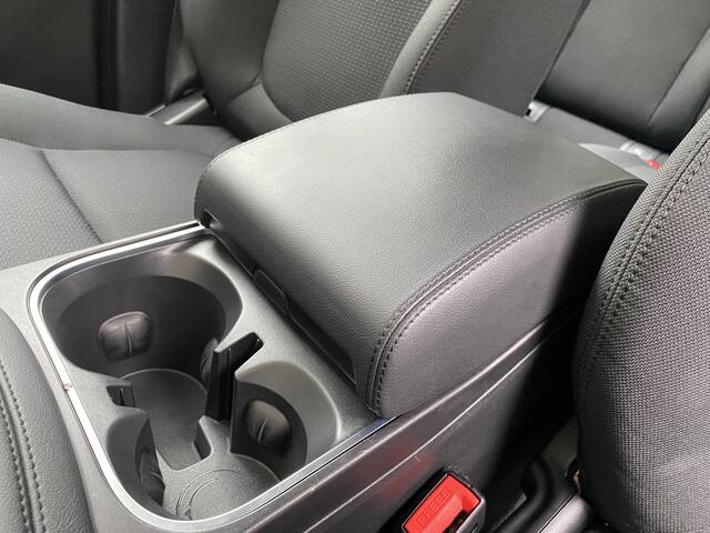 Jaguar E-Pace 2.0 P200 AWD NARVIK BLACK BTW VEREKENBAAR INCL .BTW Achteruitrij camera/ /Climate contr./Navigatie/Ledverlichting//Park. sensoren V+A/Cruisecontr./Startstop/./Jaguar Audiosytsteem