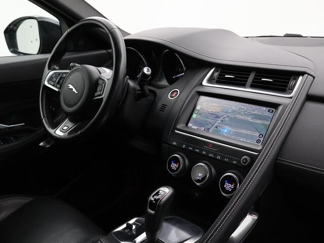 Jaguar E-Pace 2.0 TURBO P250 AWD R-DYNAMIC SE + PANORAMA / LEDER / CAMERA