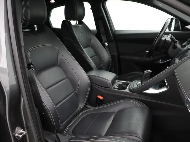 Jaguar E-Pace 2.0 TURBO P250 AWD R-DYNAMIC SE + PANORAMA / LEDER / CAMERA