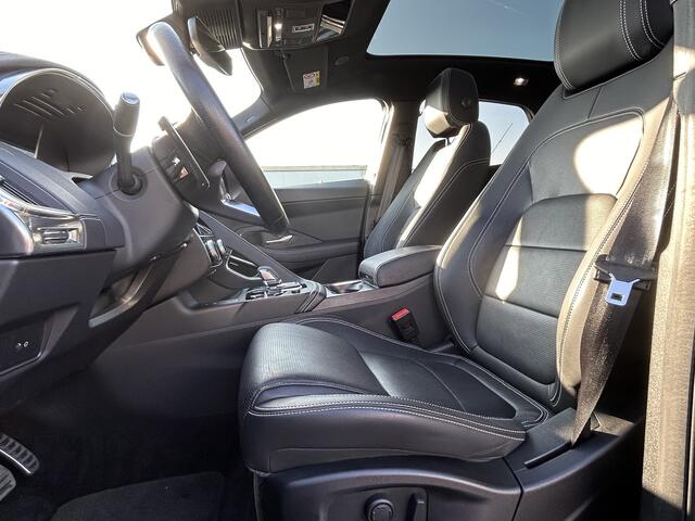 Jaguar E-Pace P300e 309pk AWD R-Dynamic SE | Panoramadak | Meridian Audio | Stoelverwarming | Draadloos Apple CarPlay / Android Auto |
