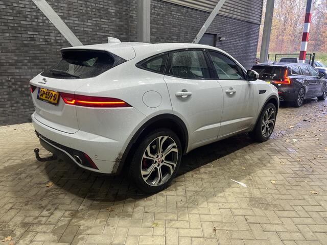 Jaguar E-Pace P250 AWD First Edition | Panoramadak | Head-Up | Trekhaak | Camera | Meridian Sound