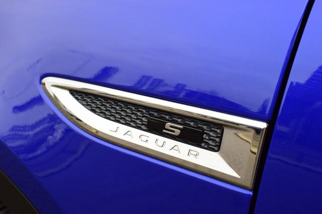 Jaguar E-Pace 2.0 P200 AWD R-Dynamic S | 360° Camera | Navigatie | Panoramadak | Stoelverwarming |