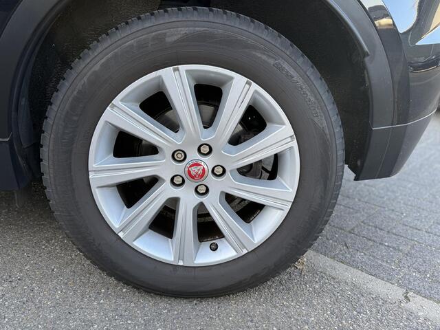 Jaguar E-Pace 2.0 P200 AWD R-Dynamic VAN: 31.900,- VOOR 29.877,- UW LENTEVOORDEEL: 2.023,- | RIJKLAARPRIJS INCL 12 MND BOVAG GARANTIE| PANO| ELEK. ACHTERKLEP| ELEK. STOEL| LEER| TREKHAAK LED