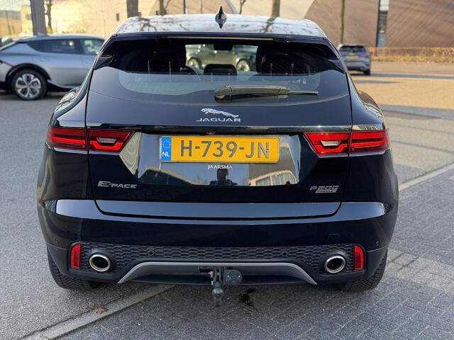 Jaguar E-Pace 2.0 P200 AWD R-Dynamic VAN: 31.900,- VOOR 29.877,- UW LENTEVOORDEEL: 2.023,- | RIJKLAARPRIJS INCL 12 MND BOVAG GARANTIE| PANO| ELEK. ACHTERKLEP| ELEK. STOEL| LEER| TREKHAAK LED