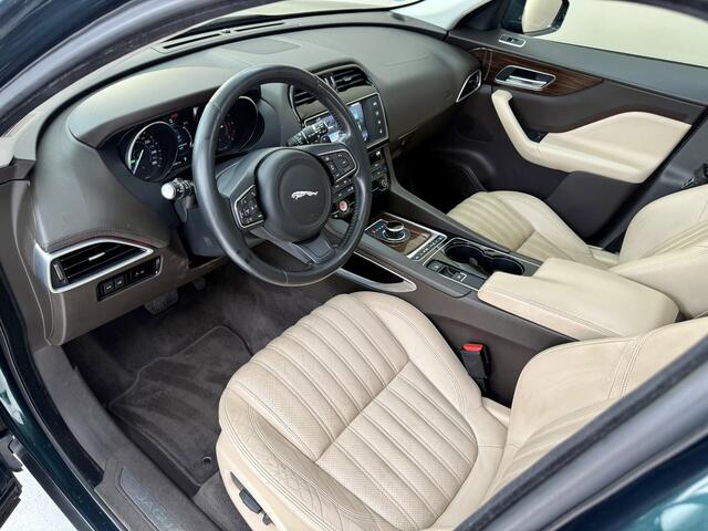 Jaguar F-PACE 2.0 Portfolio AWD 20d, 180Pk, 2016, Origineel Nederlands, 2de eigenaar, Liefhebbersauto, Panoramadak, Elektrische trekhaak, Stoel + Stuurverwarming, Cruise control, Navigatie, Volledig leder, Memory,