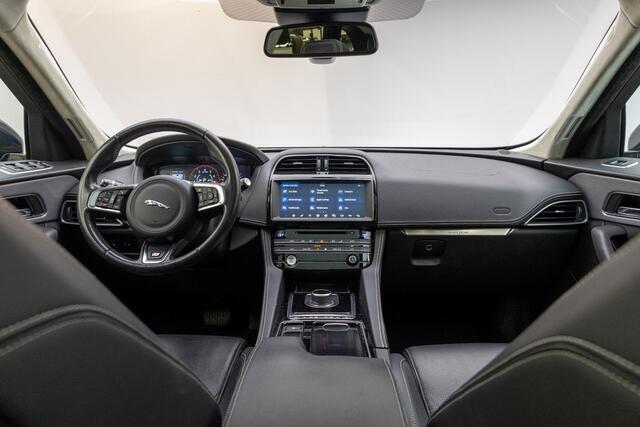 Jaguar F-PACE 2.0 Portfolio AWD 30t