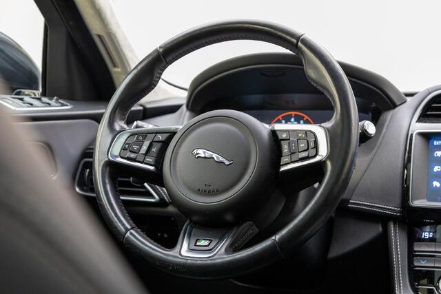 Jaguar F-PACE 2.0 Portfolio AWD 30t