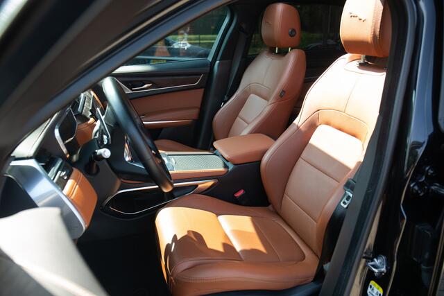 Jaguar F-PACE 2.0 P400e PHEV SE , Pano dak, HUD, 3Dcamera,