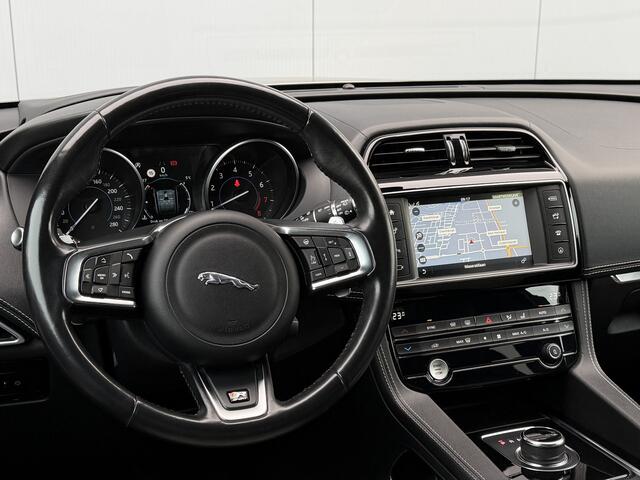 Jaguar F-PACE 2.0 Portfolio AWD 30t R-dynamic/Pano/Trekhaak/Meridian.