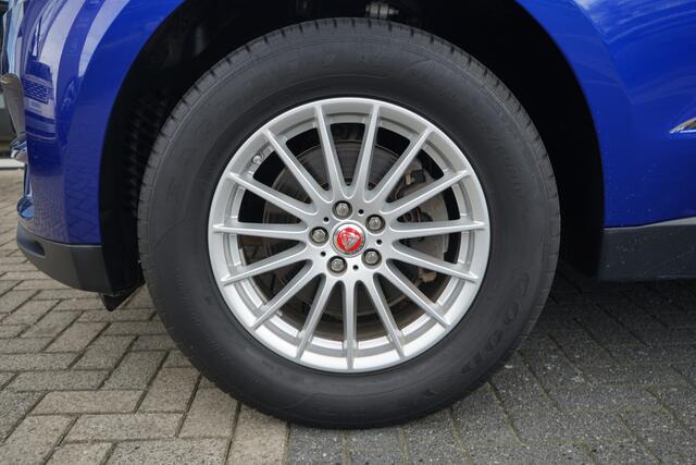 Jaguar F-PACE 2.0t AWD Pure | Verwarmde voorstoelen |