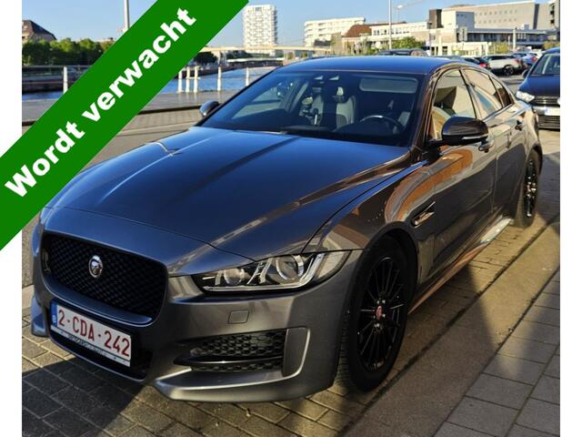 Jaguar XE 2.0 D Motorschade