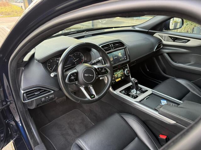 Jaguar XE 2.0 R-Dynamic *Schuif-/Kanteldak & ACC*