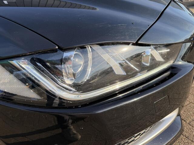 Jaguar XE 2.0 D Portfolio - AUTOMAAAT | ACHTERUIT RIJ CAMERA | NAVIGATIE | LEDER | LED KOPLAMPEN | STOELVERWARMING | CRUISE CONTROL| PARKEERSENSOREN