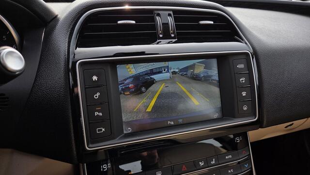 Jaguar XE 2.0 Prestige