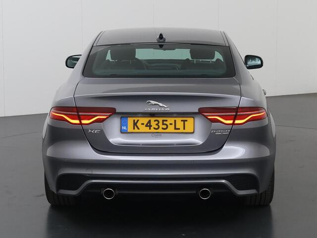 Jaguar XE 2.0 P250 R-Dynamic S | 360 Camera | Apple CarPlay/Android Auto | 14-Wegs elec.verstelbare stoelen | LED | Lederen Interieur | Black Pack | Adaptieve Cruise Control | Stoelverwarming Voor + Achter | Navigatie Pro | DAB |
