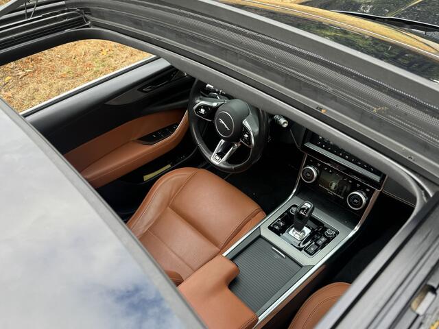 Jaguar XE 2.0 P250 R-Dynamic HSE