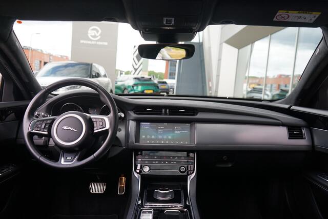 Jaguar XF Sportbrake 2.0t R-Sport | Panoramadak | Voorstoelen verwarmd |