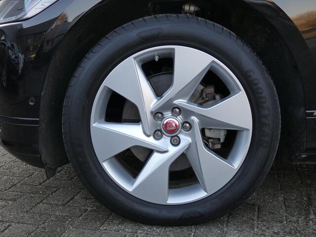 Jaguar i-Pace EV400 SE 90 kWh | SOH 100% | NAVIGATIE | PANORAMADAK | ACHTERUITRIJCAMERA |