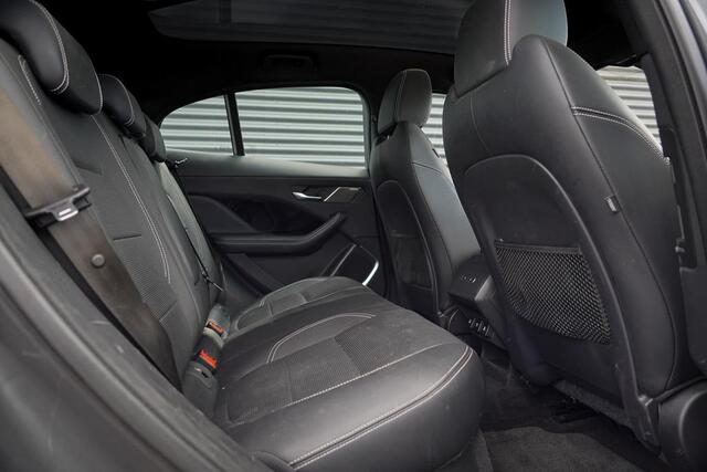 Jaguar i-Pace EV400 HSE 90 kWh / Pano / Trekhaak