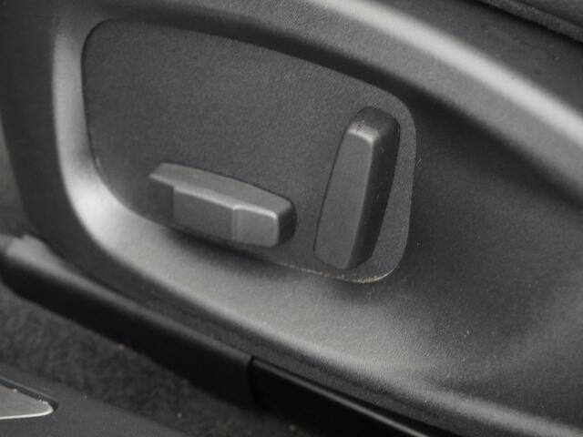 Jaguar i-Pace EV400 400pk SE 90kWh AWD Leer+Elektr. Meridian®-Audio Apple Carplay Android Auto Navi Led-v+a Ecc Camera Cruise Control Keyless Pdc Lmv Led Bordherkenning Elektrische-Achterklep koplampreiniging Lane-Assist App-Connect ECT Voorverwarming/koeling WiFi Digi