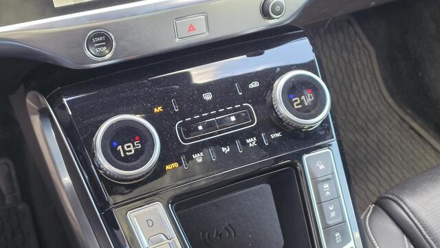 Jaguar i-Pace EV400 R-Dynamic SE 90 kWh | NAP | 1e eigenaar | BTW | Carplay | Navi