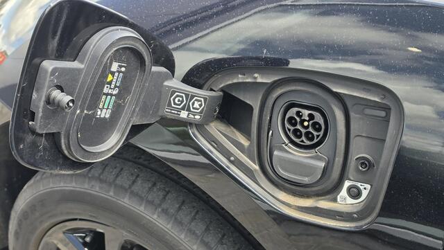 Jaguar i-Pace EV400 R-Dynamic SE 90 kWh | NAP | 1e eigenaar | BTW | Carplay | Navi