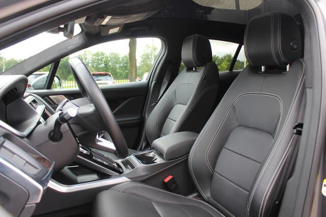 Jaguar i-Pace EV400 First Edition 90 kWh / Full option! / Trekhaak / Panoramadak / 360Camera / Head-up / 20'' / Luchtvering / Leder / Meridian / Stoel+Stuurverwarming / 4zone Airco / DAB / Dodehoek / ACC