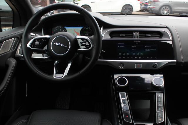 Jaguar i-Pace EV400 First Edition 90 kWh / Full option! / Trekhaak / Panoramadak / 360Camera / Head-up / 20'' / Luchtvering / Leder / Meridian / Stoel+Stuurverwarming / 4zone Airco / DAB / Dodehoek / ACC