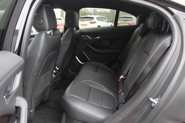 Jaguar i-Pace EV400 First Edition 90 kWh / Full option! / Trekhaak / Panoramadak / 360Camera / Head-up / 20'' / Luchtvering / Leder / Meridian / Stoel+Stuurverwarming / 4zone Airco / DAB / Dodehoek / ACC