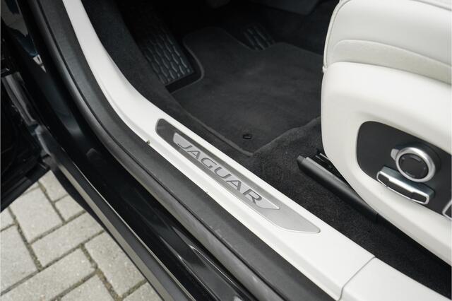 Jaguar i-Pace EV400 First Edition 90 kWh Performance Seats Pano 20"