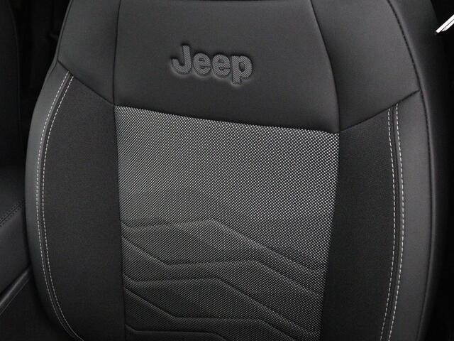 Jeep Avanger 85th Anniversary 54 kWh | SOH 97,7 | 360 Camera | Adaptive cruise control | Carplay | Climate control | Side assist