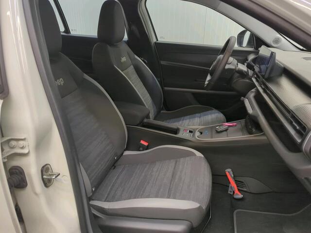 Jeep Avenger Longitude 54 kWh | Navi | Carplay | Stoelverwarming |