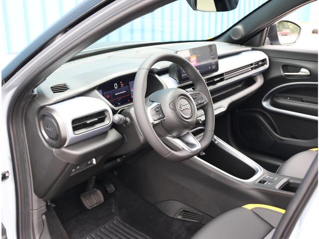 Jeep Avenger 1.2T 4xe The North Face | AppleCarPlay/AndroidAuto | ClimateControl | Elektrische Klep | Navigatie | CruiseControl |