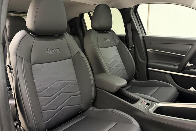 Jeep Avenger 1.2 e-Hybrid Summit Automaat | Navigatie | Elektrische achterklep | Panoramadak | Led koplampen | 18'' Licht metalen velgen | Stoelverwarming | Voorruitverwarming