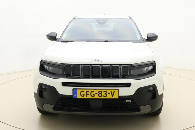 Jeep Avenger Longitude Business Pack 54 kWh | Climate Control | Navigatie | Stoelverwarming | Camera | Private-Glas | Elektrisch pakket | Cruise control | 17" LM-Velgen | LED Verlichting