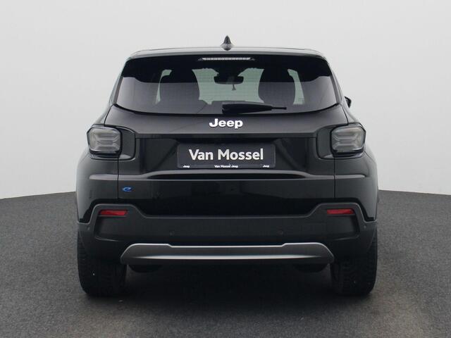 Jeep Avenger 54kWh 1st Edition | Navigatie | Apple & Android Carplay | Parkeersensoren Voor & Achter | Achteruitrijcamera | Stoelverwarming | Privacy Glass | Climate Control | Adaptieve Cruise Control |