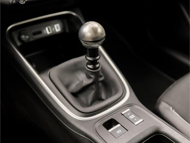 Jeep Avenger 1.2 Altitude Sport (VIRTUAL COCKPIT, APPLE CARPLAY, GROOT NAVI, JBL AUDIO, 360 CAMERA, LEDER, SPORTSTOELEN, GETINT GLAS, ADAPTIVE CRUISE, NIEUWSTAAT)