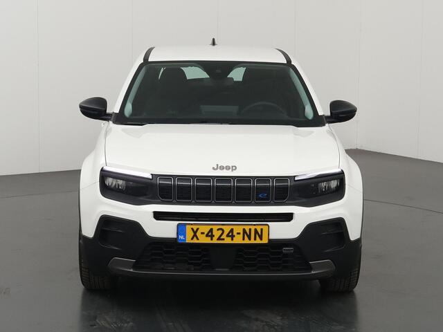 Jeep Avenger Longitude 54 kWh | SOH 96% | Navigatie | Parkeersensoren | Stoelverwarming | Keyless Go |