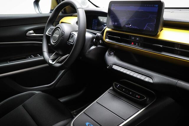 Jeep Avenger 1st Edition 54 kWh SOH 96% | STOELVERWARMING | DAB | APPLE | CAMERA