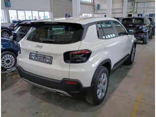 jeep-avenger-1.2-altitude-navigatie