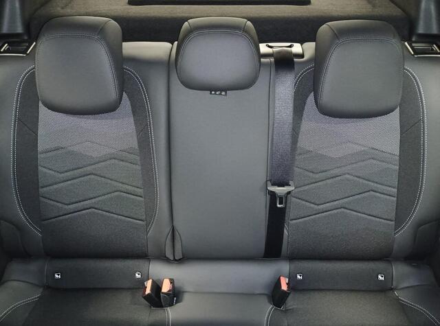 Jeep Avenger 1.2 Altitude Navigatie/Tel/Parkeerhulp.