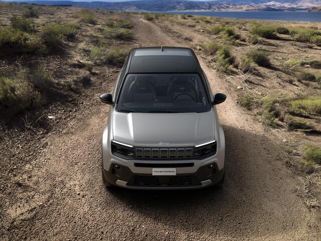 Jeep Avenger Summit 54 kWh | Uit voorraad leverbaar | Schuif/Kanteldak | Winter Pack | Infotainment&Convenience Pack | Warmtepomp