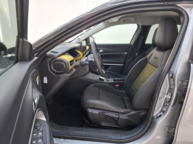 Jeep Avenger 1st EDITION 54KWh 2-TONE/CARPLAY/LED/NL-AUTO/SOH 96%/14.000 KM!