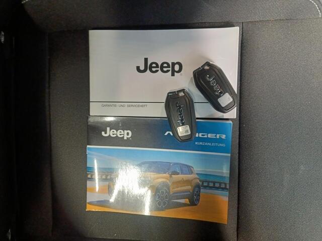 Jeep Avenger 1.2 e-Hybrid Altitude Stoel en stuurverwarming/Electr achterklep.