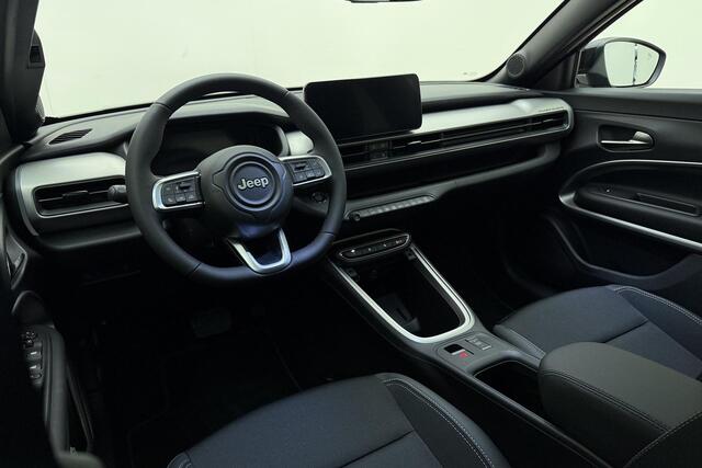 Jeep Avenger Summit 54 kWh | Range 400 km | Elektr. achterklep | Adapt. cruise | Stoel- en voorruitverw. | Navi | Carplay | Warmtepomp