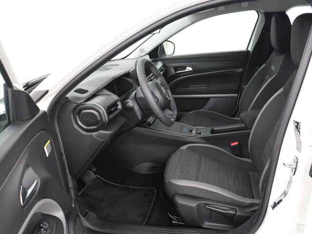 Jeep Avenger Longitude 54 kWh | SOH 93% | Warmtepomp | Carplay | Navigatie | Parkeerhulp | Full LED | Climate control | Cruise control