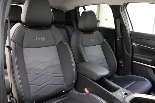 Jeep Avenger 1.2 e-Hybrid Summit LED Projector koplampen | Navigatie | Camera | Sfeerverlichting | 18'' lichtmetalen velgen | JBL Audio | Getint glas | Keyless