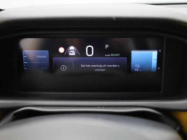 Jeep Avenger 54kWh 1st Edition 157PK | Elektr. bed. achterklep | Climate Control / ECC | Licht metalen velgen 18 inch | Cruise control | Navigatie Stoelverwarming | LED koplampen | Park Distance Control voor en achter | Achteruitrijcamera |